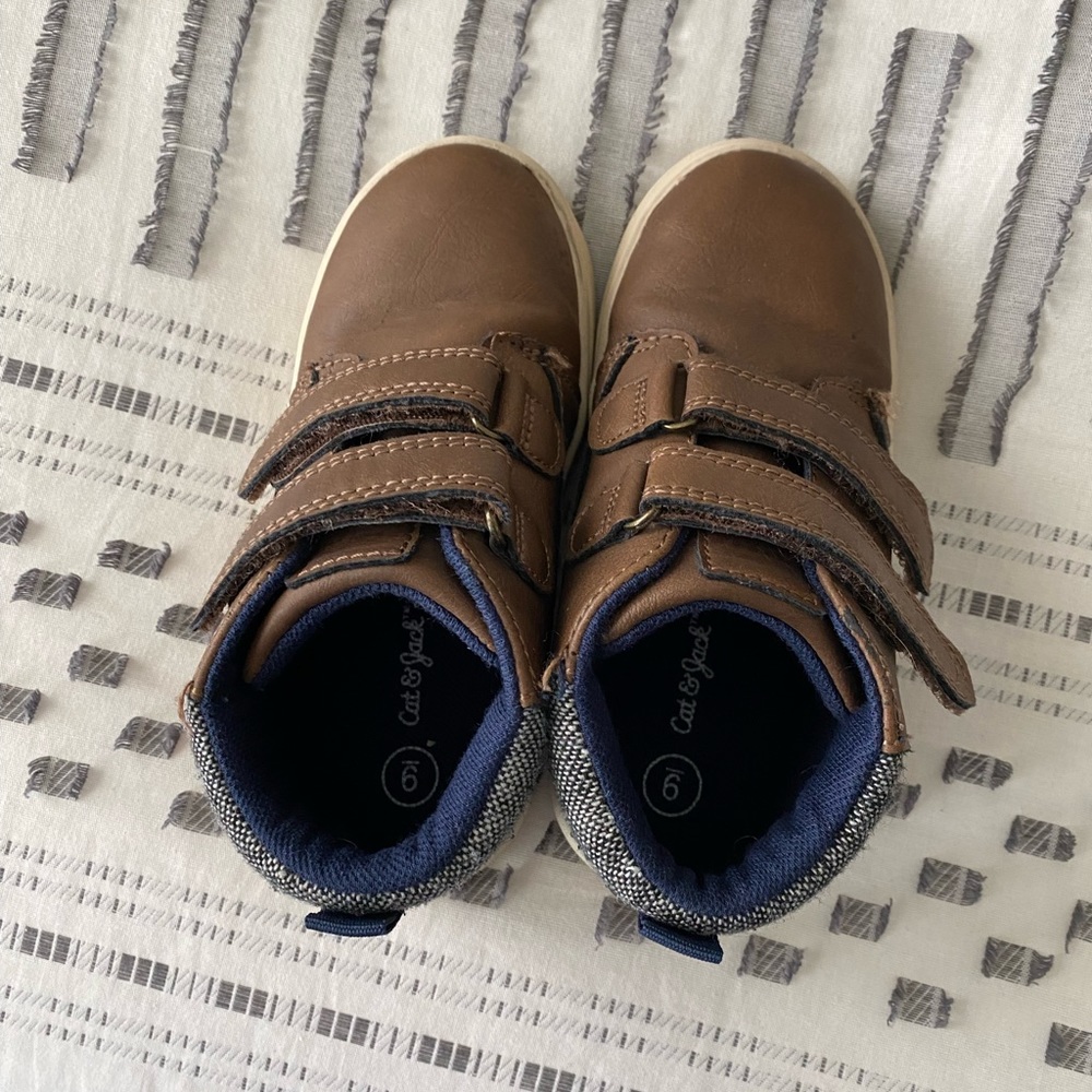 Boys boots